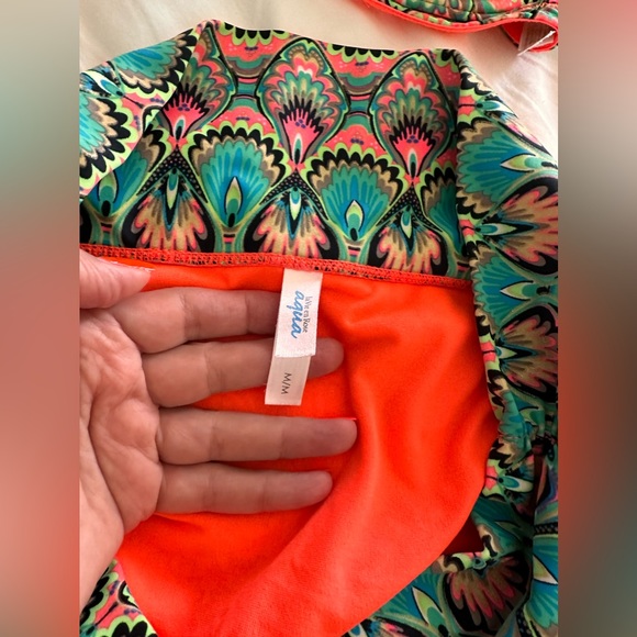 Beautiful swimming dress, never worn, absolutely gorgeous - Picture 2 of 7